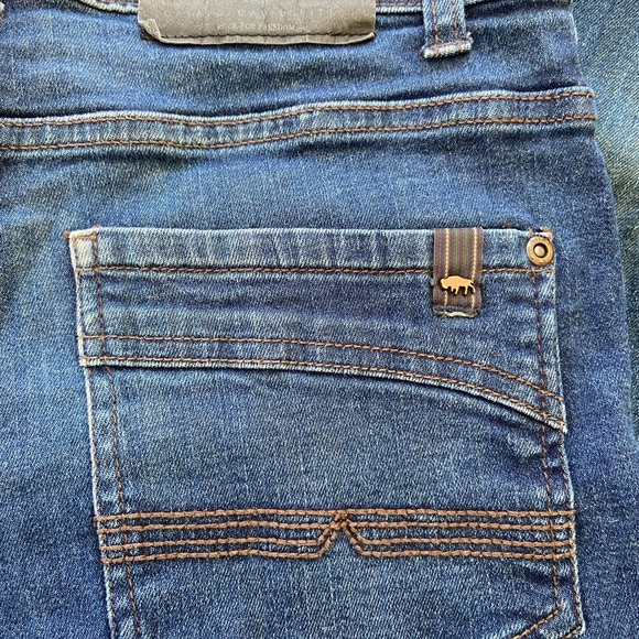 2 For $30 Boys David Bitton Buffalo Jeans, size 16 - Picture 5 of 5